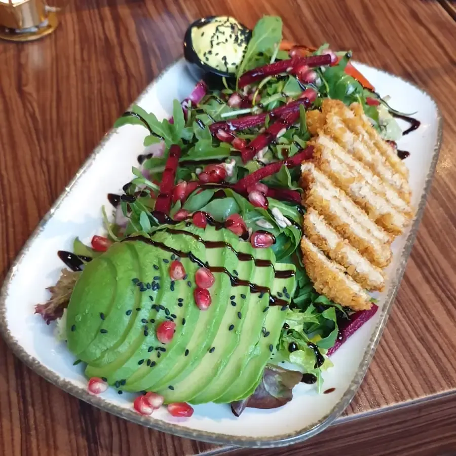 Avocadosalat im Apple & Eve