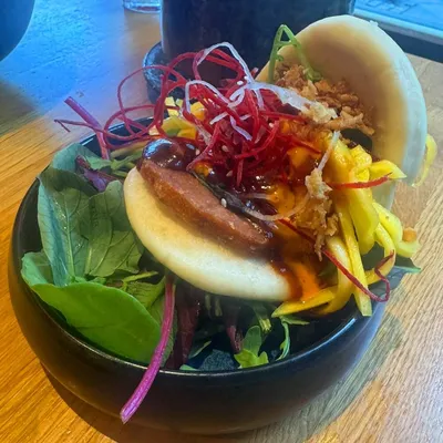 Veganer Bao Bun im Bodhi Vegan Living St. Georg