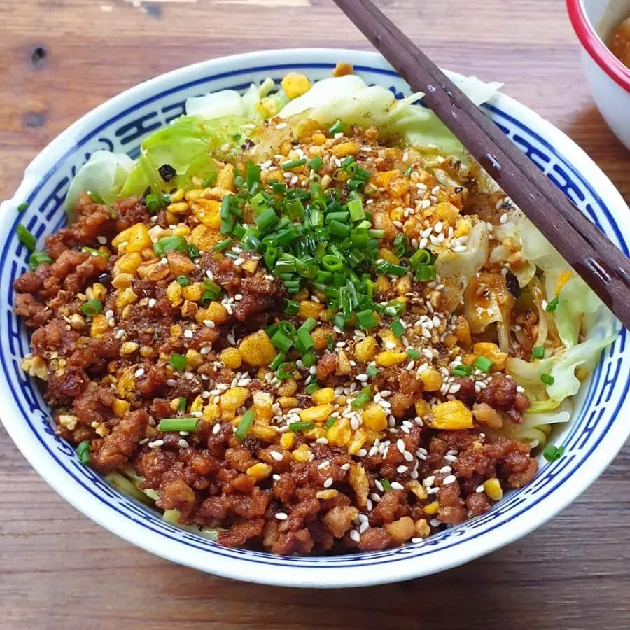 Nudeln mit Kohl Dan Dan Art im Cai Kitchen St. Pauli