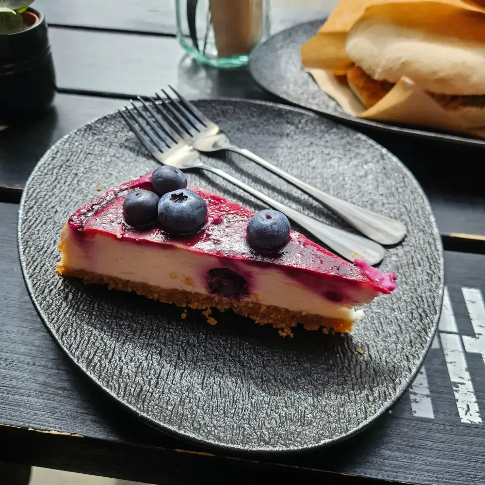 Heidelbeer-Käsekuchen im GegenVind
