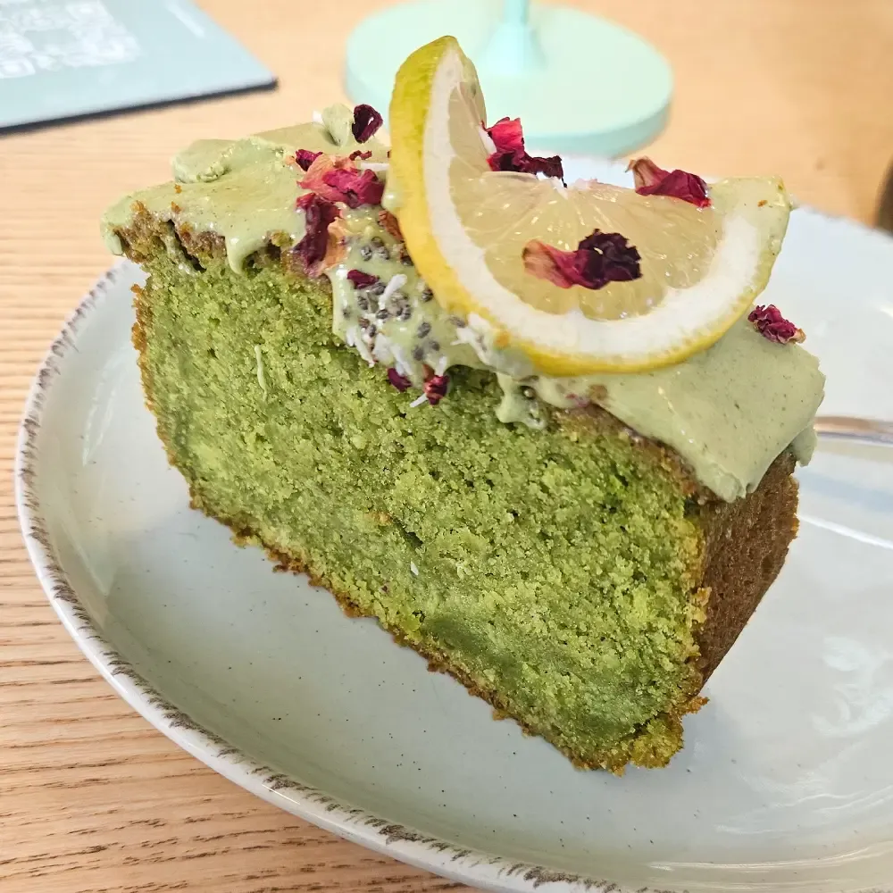 Pistazien-Zitronenkuchen im Good One Café