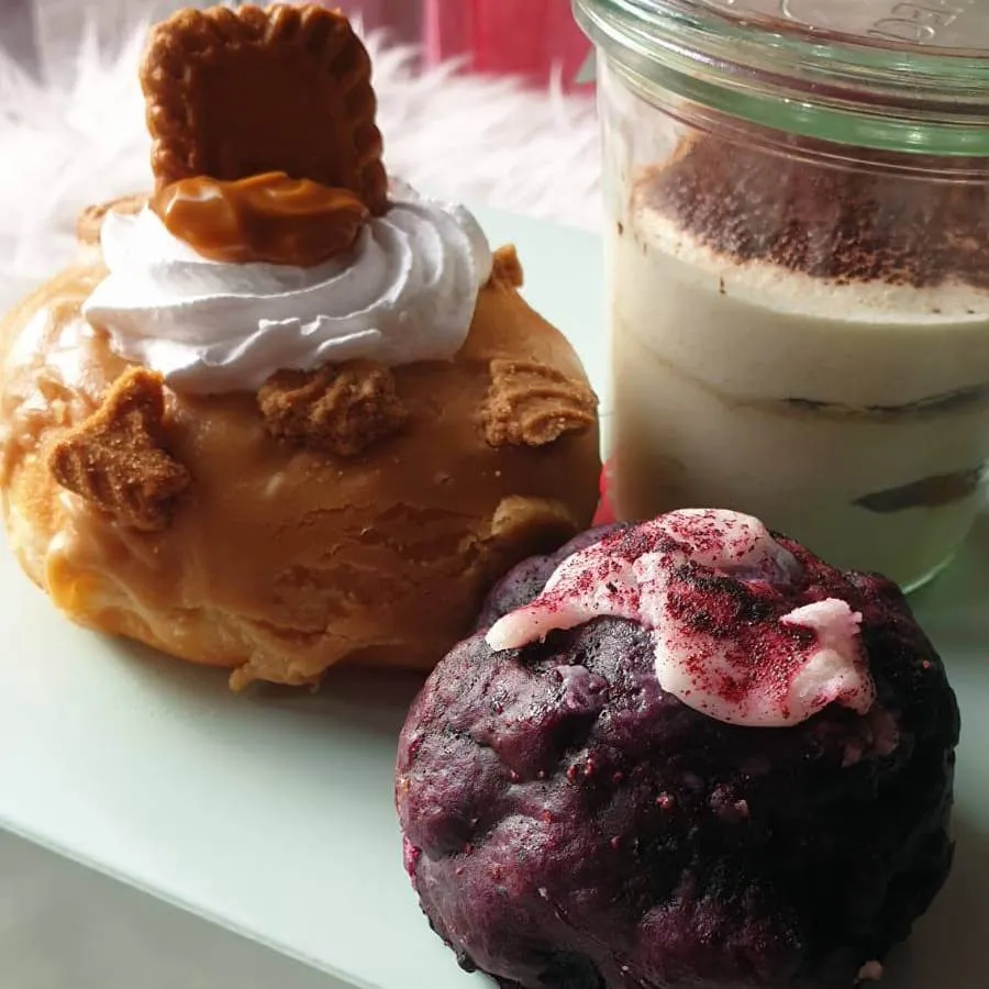 Donut, Tiramisu und gefüllter Cookie aus dem Kjeks Sternschanze