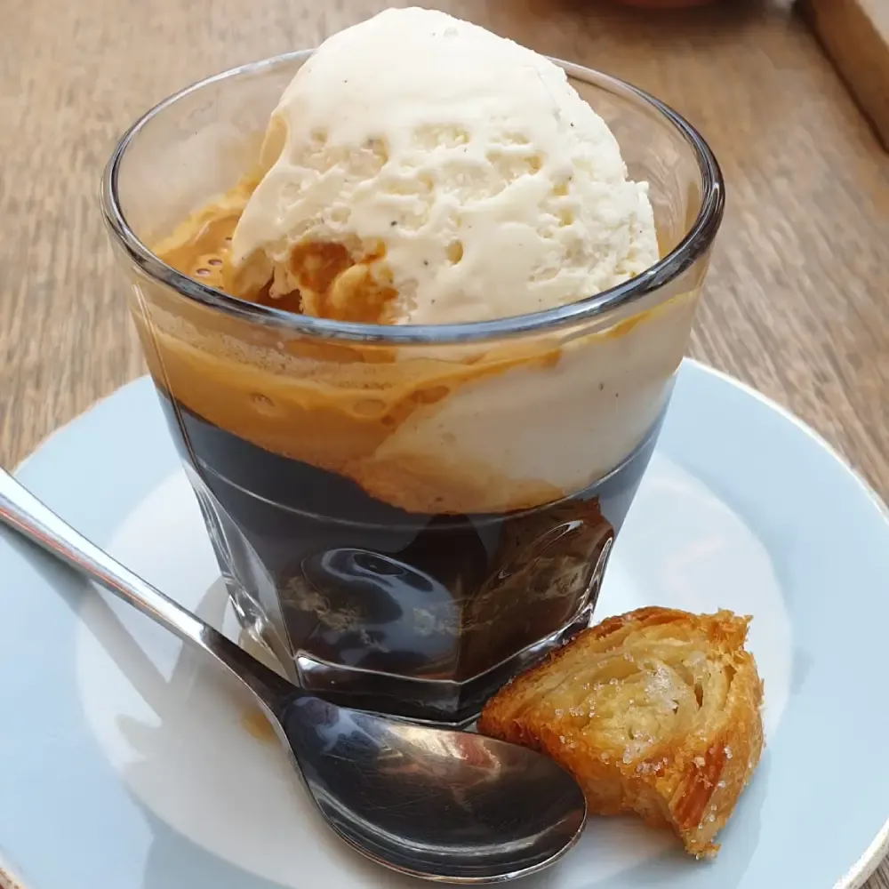 Veganer Affogato im VERLAN Café