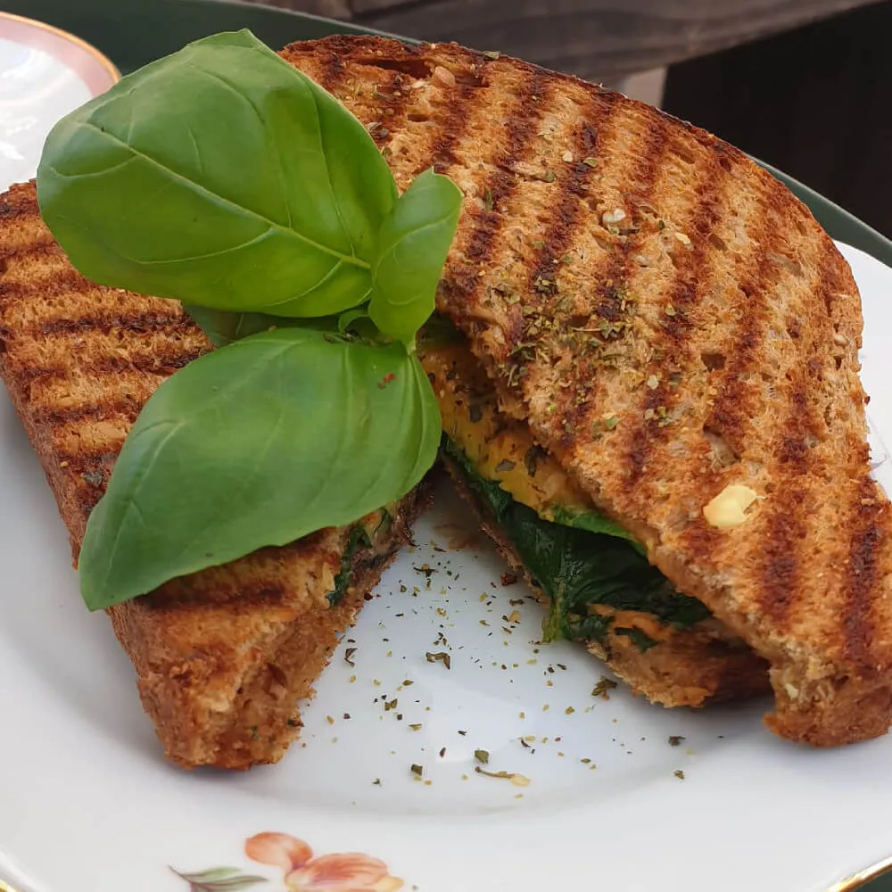 Veganes Grilled Mushroom Sandwich im Café VERLAN